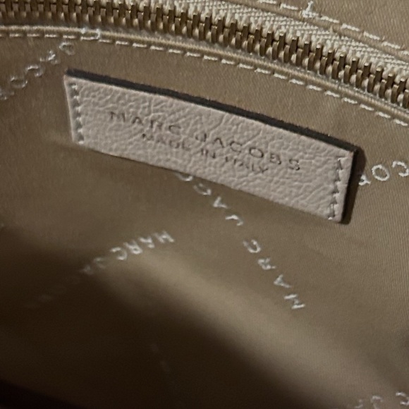 MARC JACOBS Women’s Classic Wellington Fulton Leather Top Handle Satchel Bag - Picture 8 of 8